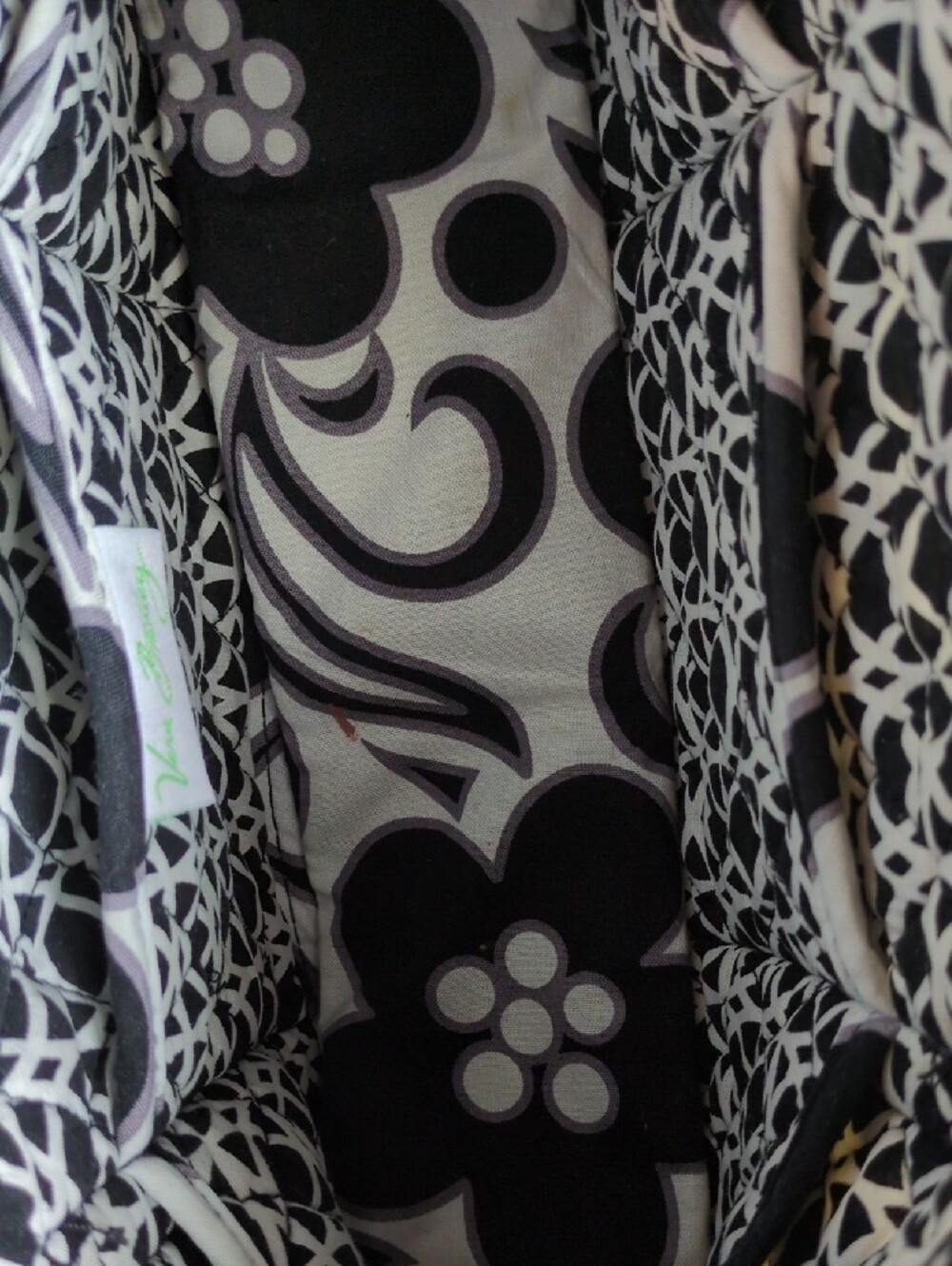 Black & White Quilted Floral Pattern Tote Bag - Picture 8 of 9